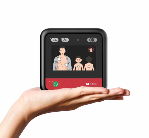 HeartSave myPAD-Fully automatic-defibrillator-in hand