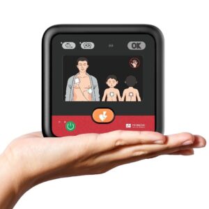 Primedic myPAD core semi auto in hand